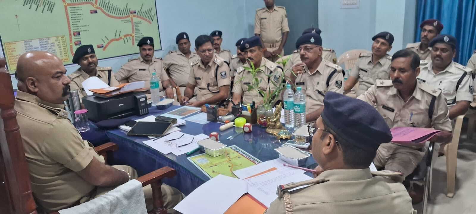 रेल क्षेत्र में स्थापित प्रतिमा को देखते हुए विधि-व्यवस्था व भीड़ पर करें नियंत्रण : एसआरपी