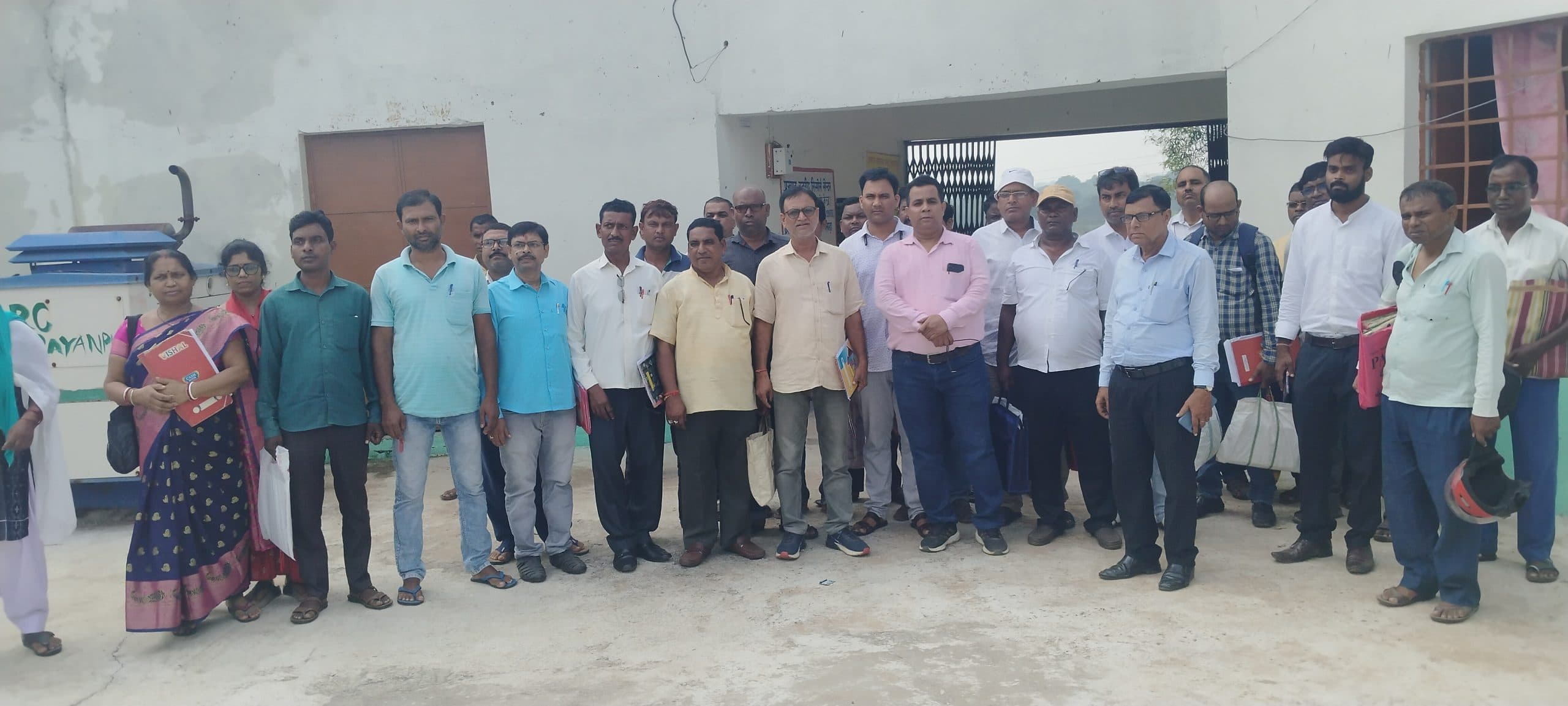 एमडीएम के अंकेक्षण के दौरान आपस में भीड़े शिक्षक वऑडिटर, हंगामा