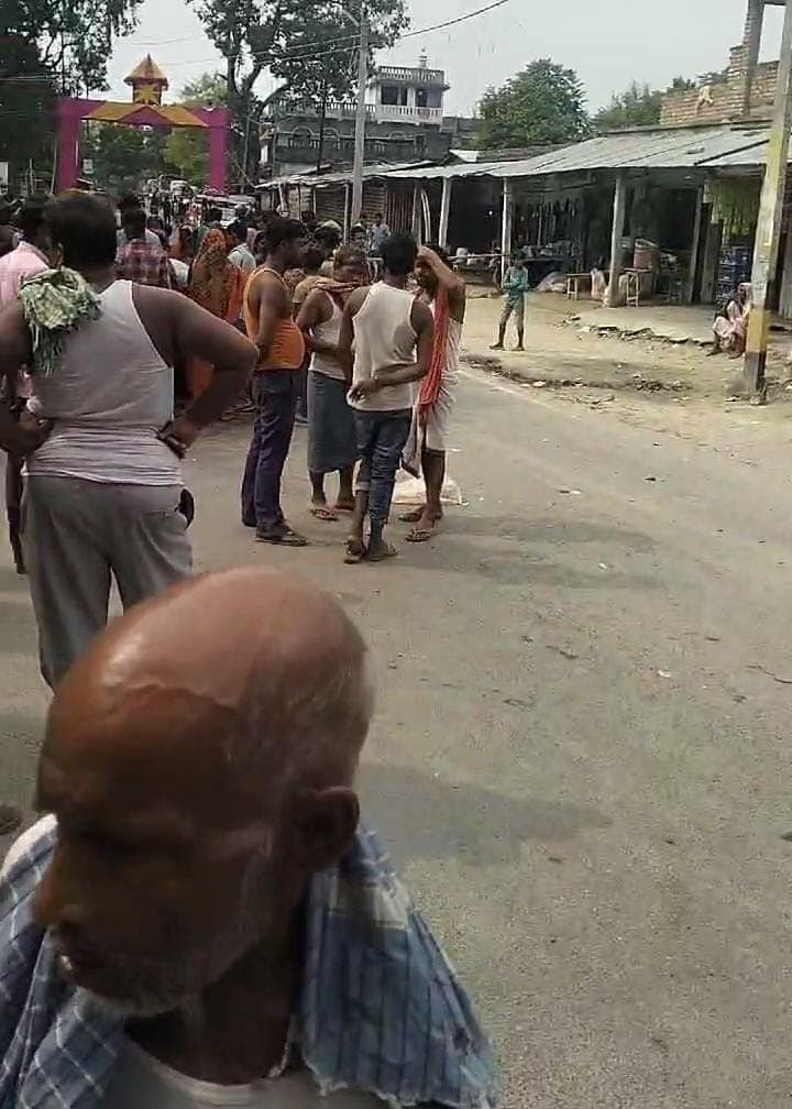 Woman injured in bike collision dies: बाइक की टक्कर से घायल महिला की मौत, सड़क जाम