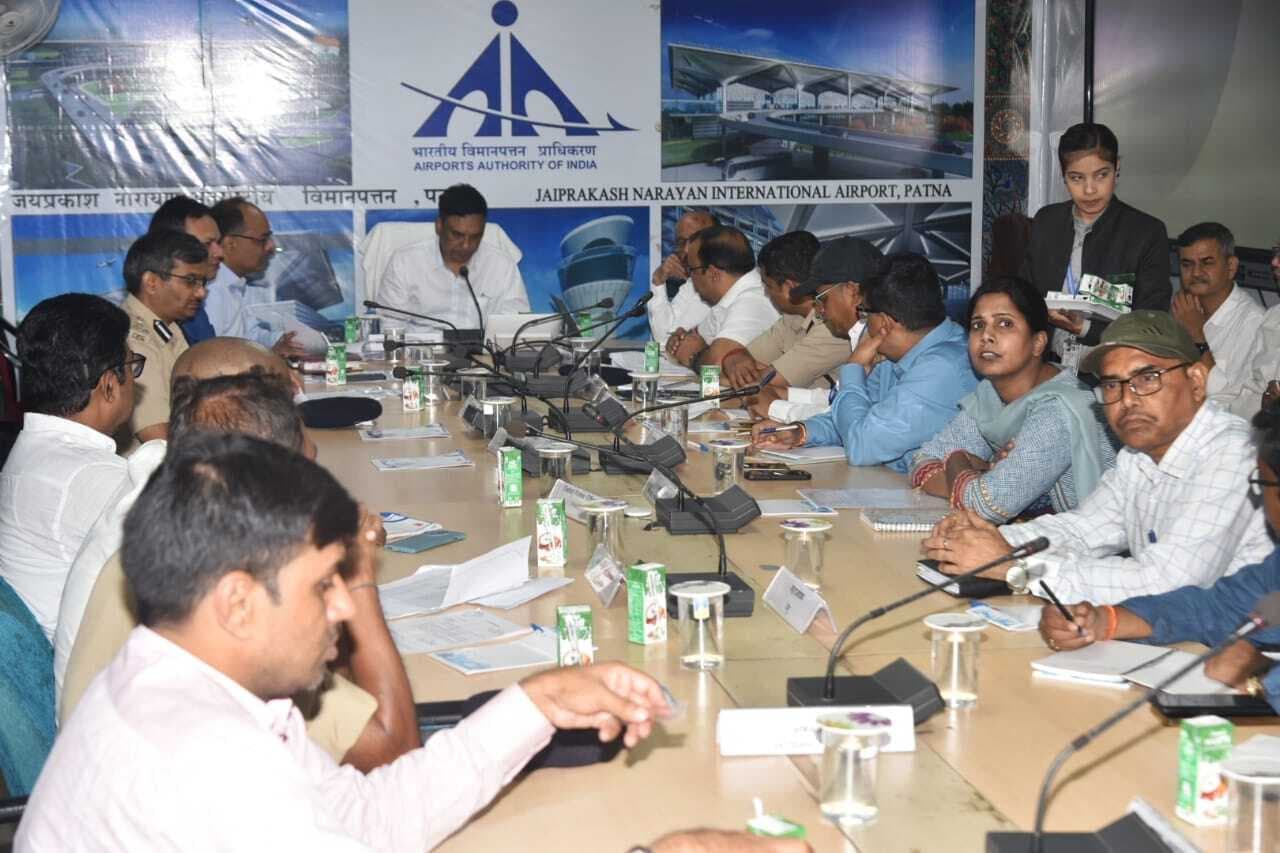 एयरपोर्ट के आसपास खुले में मांस-मछली की दुकानें हटाएं