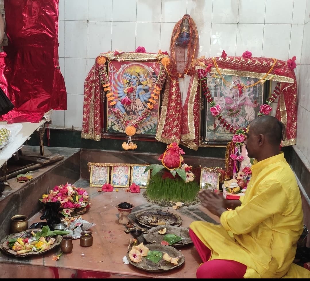 भवानीपुर मुख्य बाजार में वर्ष 1880 से सज रहा मां का दरबार
