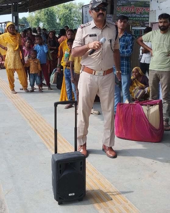 दुर्गापूजा में परदेश से घर लौट रहे यात्रियों के लिए रेलवे सजग