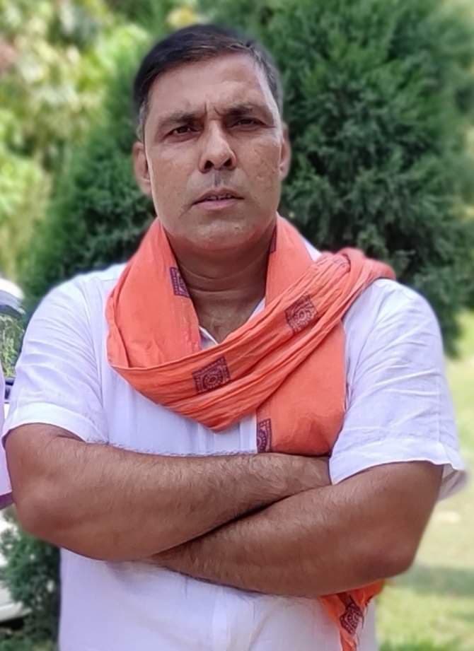 शिक्षकों के प्रति सरकार का रुख नकारात्मक: रोशन सिंह धोनी