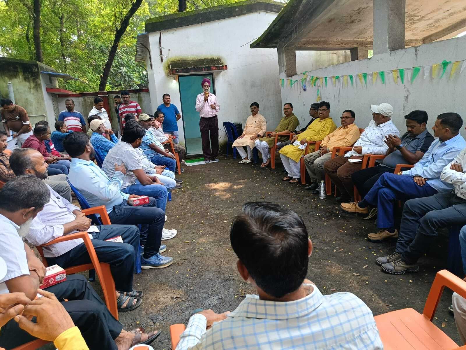 माइनिंग स्टॉफ खदान का सुरक्षा कवच