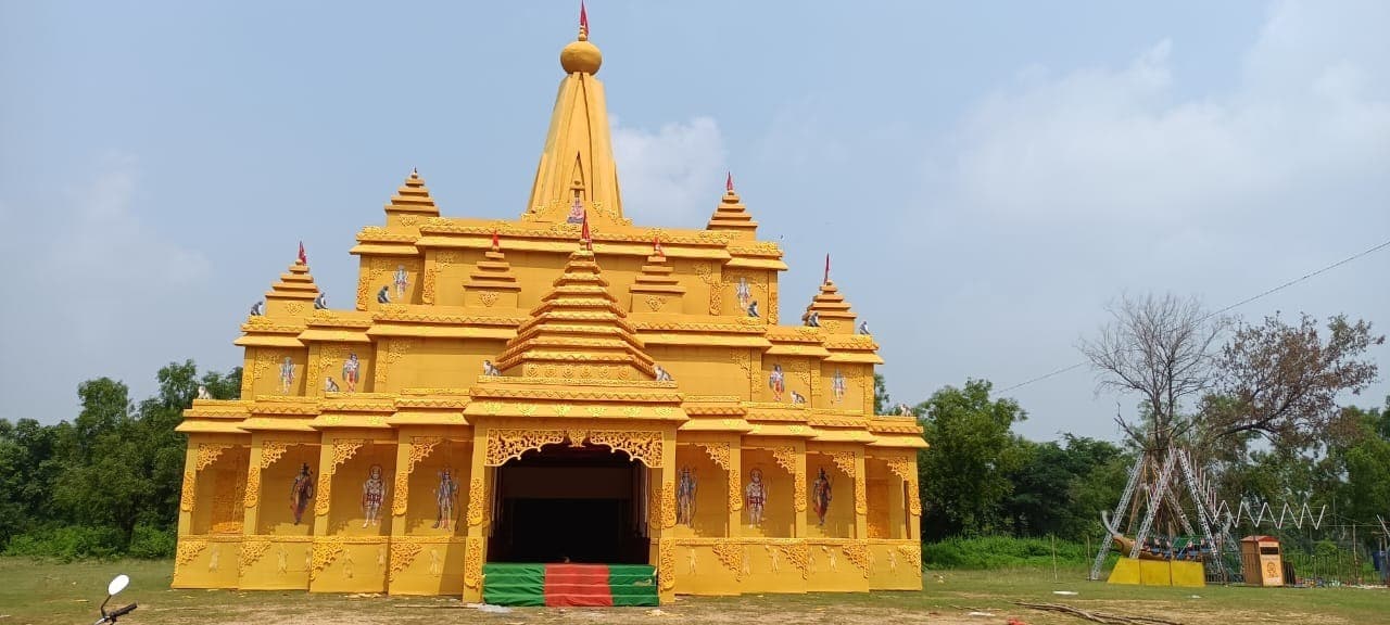 नाला में अंतिम चरण में है दुर्गा पूजा पंडाल का निर्माण