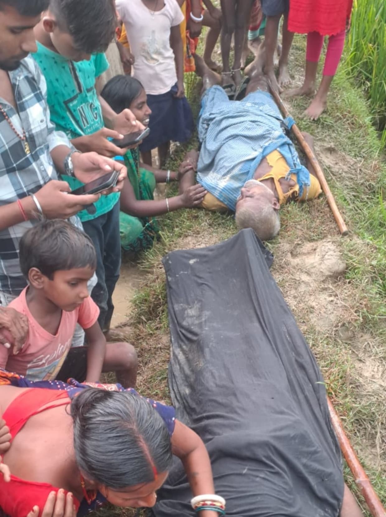 वज्रपात से दो लोगों की गयी जान