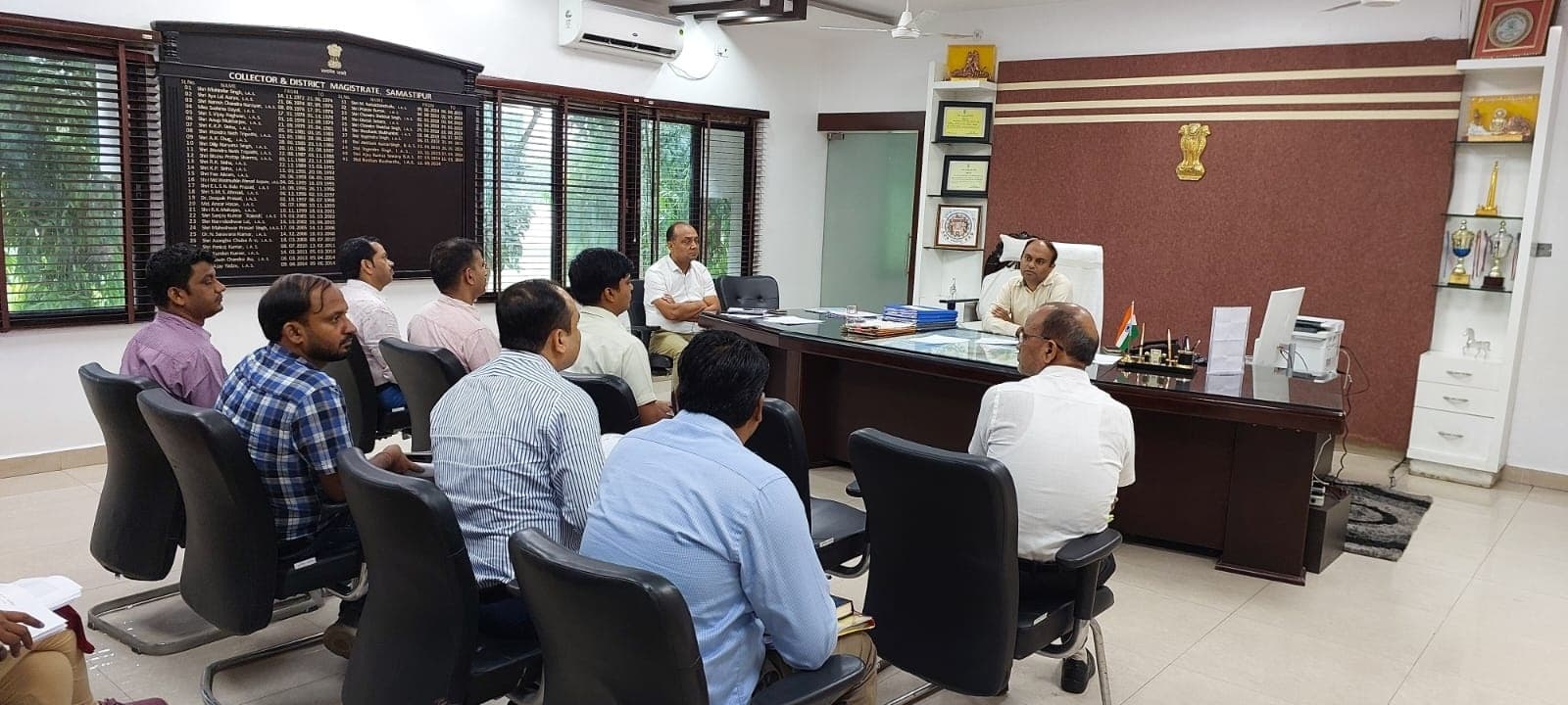 Samastipur News: स्टूडेंट क्रेडिट कार्ड की कम उपलब्धि पर डीएम नाराज