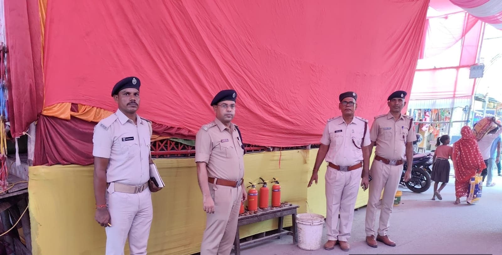 Samastipur News: पूजा-पंडालों में अग्निसुरक्षा को लेकर दी गई जानकारी