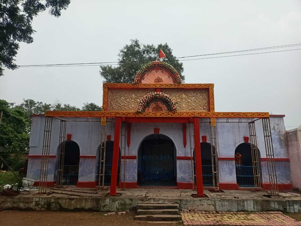 Dhanbad News: निरसा के संबंधपुर में 263 साल पहले राजा शिव नारायण सिंह ने शुरू की थी दुर्गा पूजा