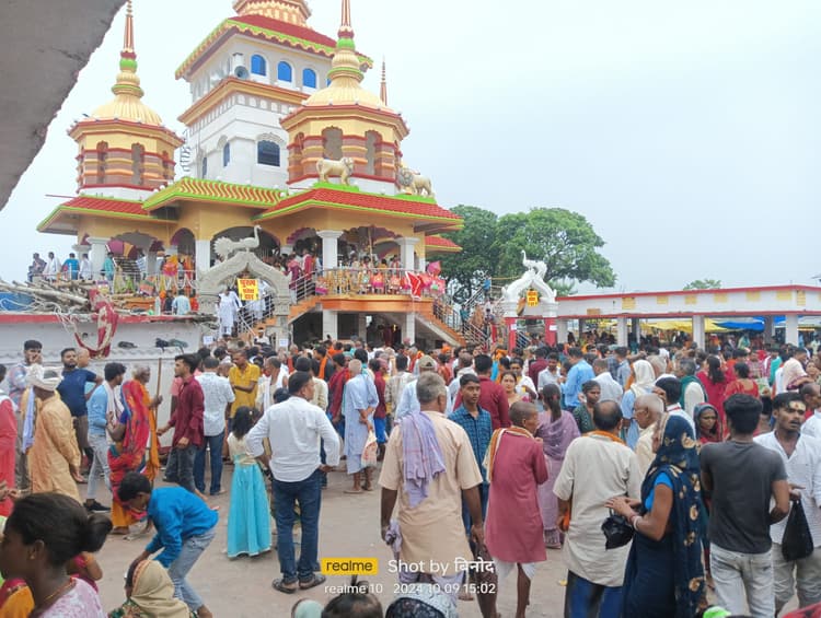 बाबा कारू को दुग्ध अभिषेक, माता कोसी भी दुग्ध पान से हुई तृप्त