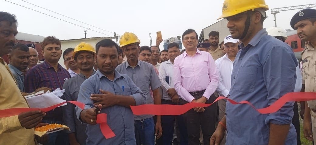 जनसाधारण लगाकर जीएम ने दूसरे वाशिंग पिट का किया उद्घाटन