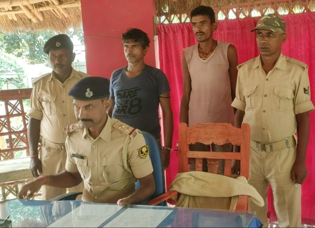 50 लीटर शराब के साथ दो तस्कर गिरफ्तार