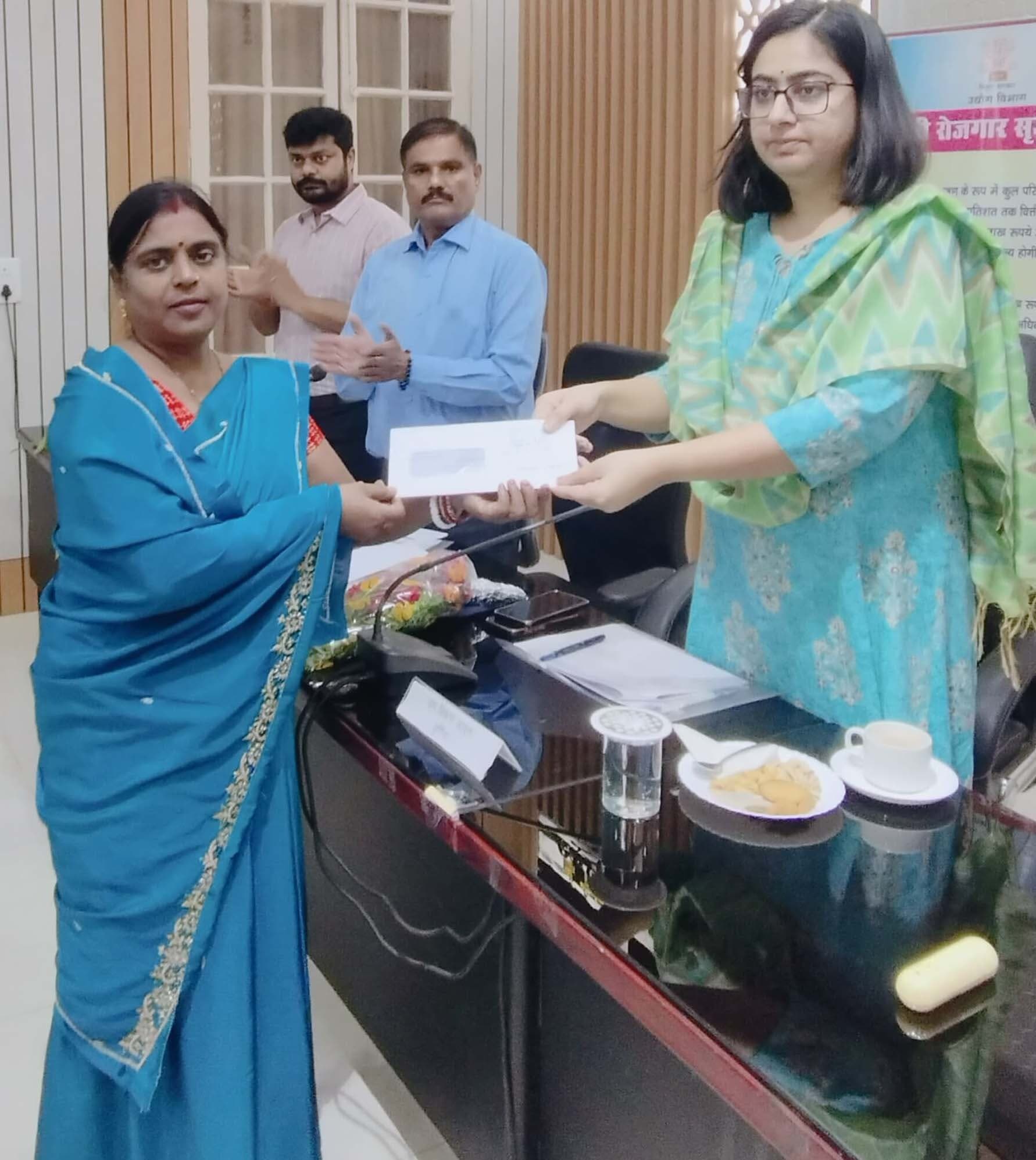 ऋण मुहैया के प्रति बैंकों के उदासीन रवैये पर डीडीसी ने जताया असंतोष