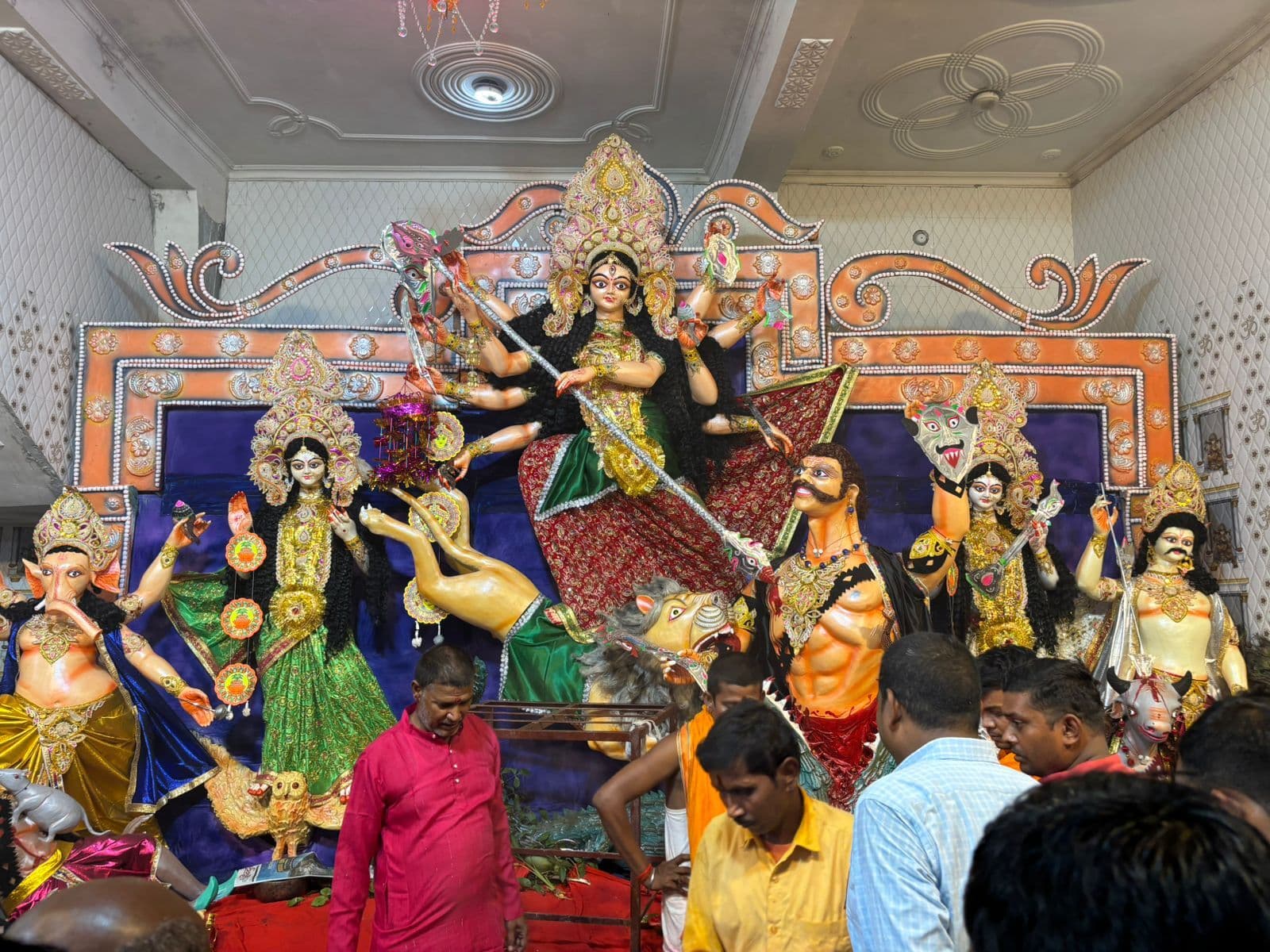 मां का पट खुलते ही अलौकिक स्वरूप का हुआ दर्शन