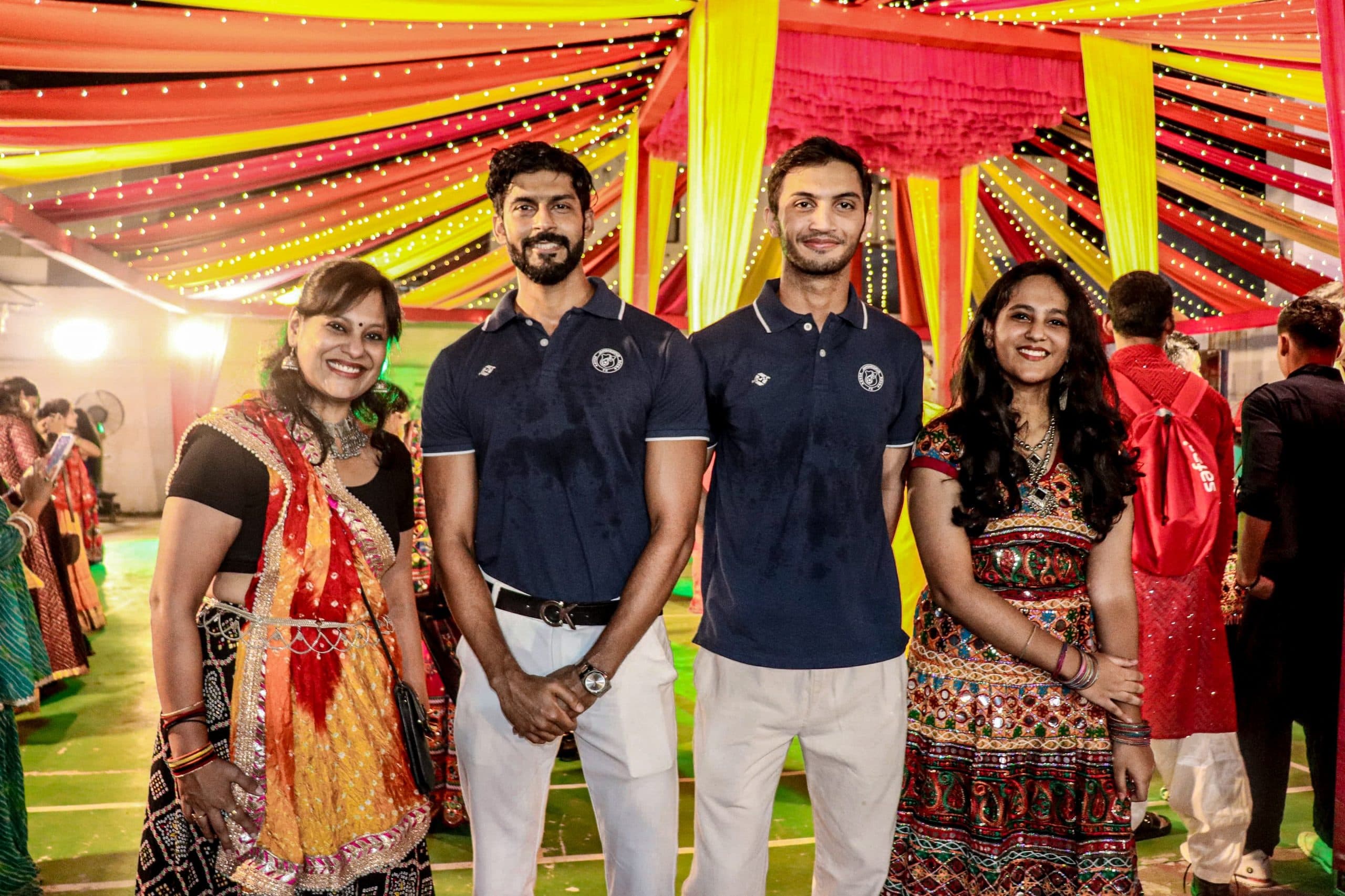 जमशेदपुर एफसी के खिलाड़ियों ने लिया डांडिया का आनंद