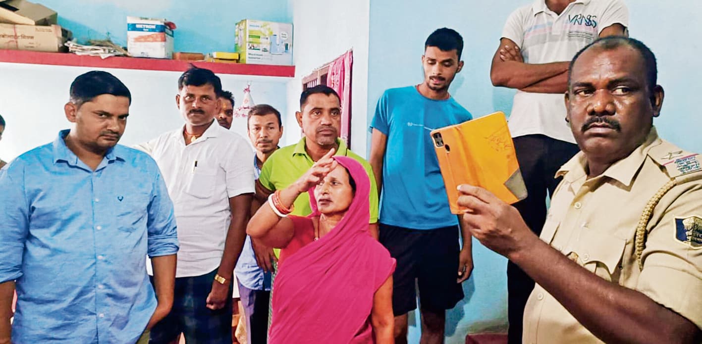 hajipur news. तीन घरों से नकद व आभूषण समेत 15 लाख की चोरी