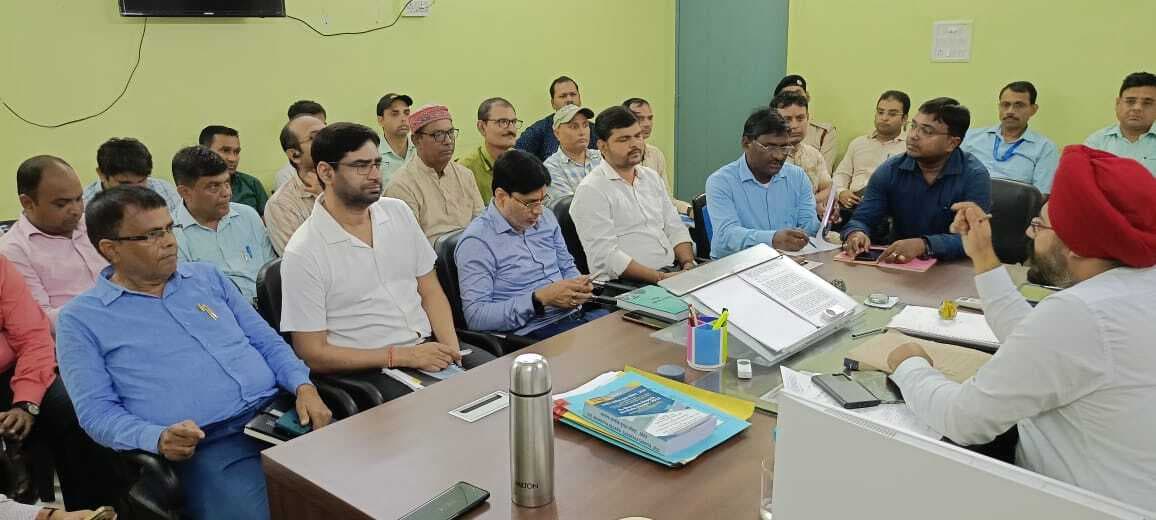 स्मार्ट मीटर के लाभ लोगों को बताएं : एसडीओ