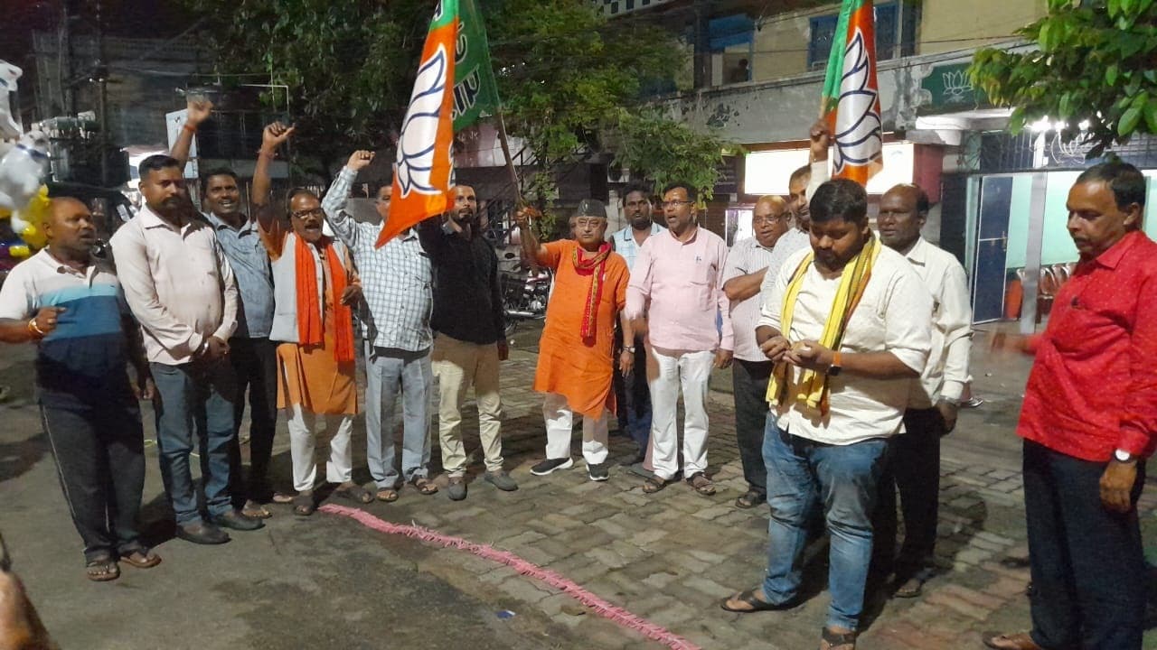 BOKARO NEWS : हरियाणा में भाजपा की जीत पर फुसरो में जश्न