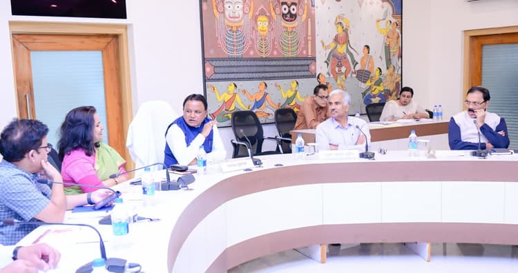 Bhubaneswar News: बिरसा मुंडा की जयंती 15 नवंबर से पूरे वर्ष भर मनेगा राष्ट्रीय जनजातीय गौरव दिवस, उद्घाटन समारोह राउरकेला में होगा