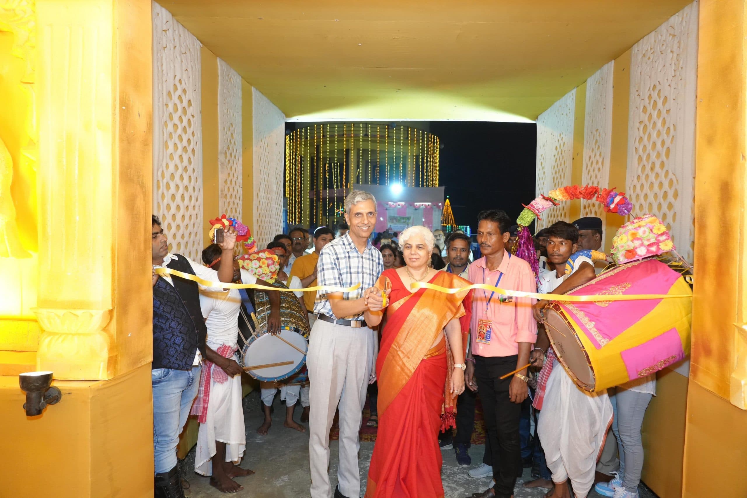 चिरेका महाप्रबंधक ने दुर्गापूजा पंडालों का किया भ्रमण