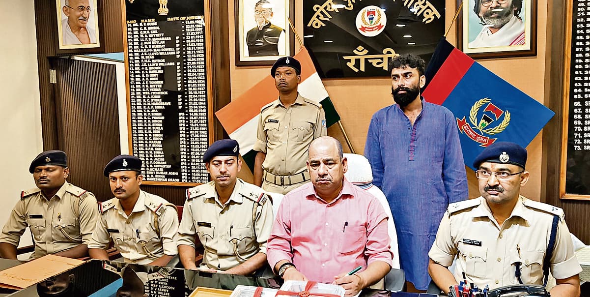 crime news : घटना काे अंजाम देने की योजना बना रहा अपराधी मोरहाबादी से गिरफ्तार