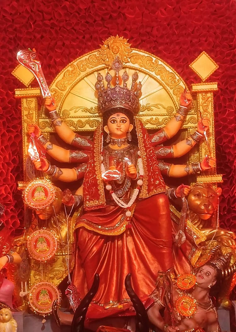 dhanbadnews: मां की भक्ति में डूबा धनबाद, जगमग हुआ दरबार