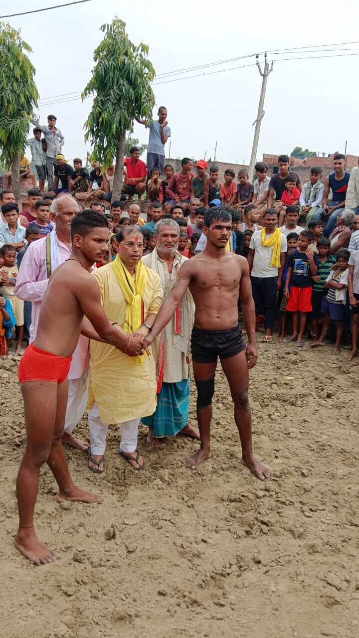 तेहाय में पहलवानों ने दिखाया दावं-पेच, विजेता को किया गया पुरस्कृत