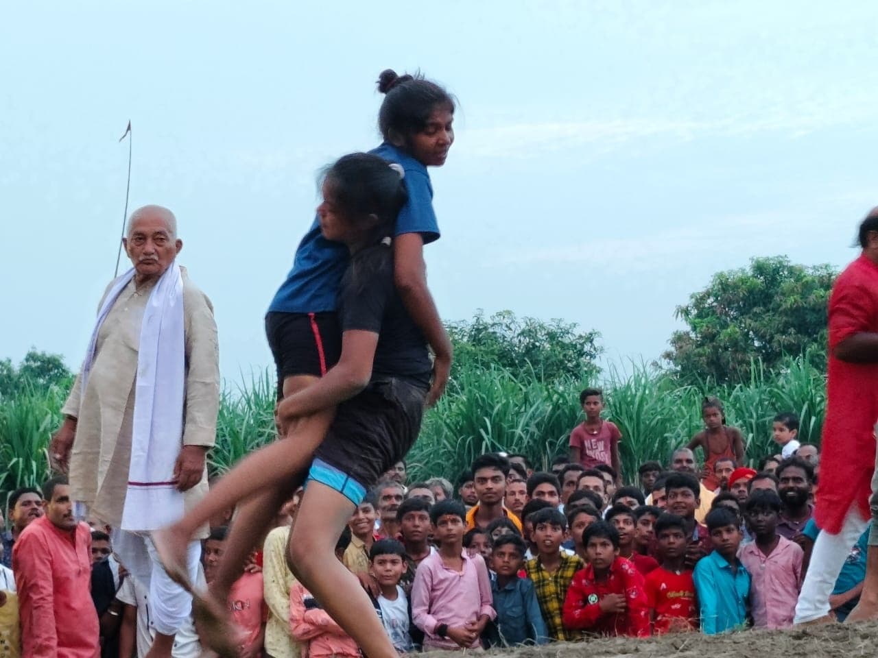 Samastipur News: अयोध्या के बाबा नागेंद्र दास ने कई पहलवानों को किया चित्त