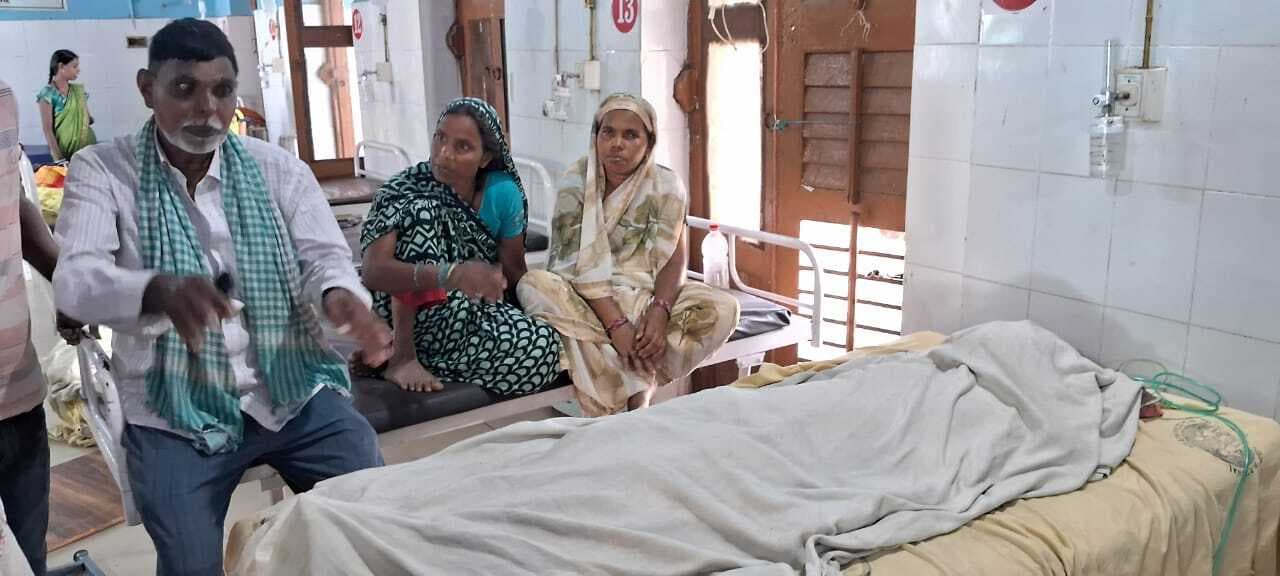 अनियंत्रित बाइक की चपेट में आने से वृद्ध महिला की मौत