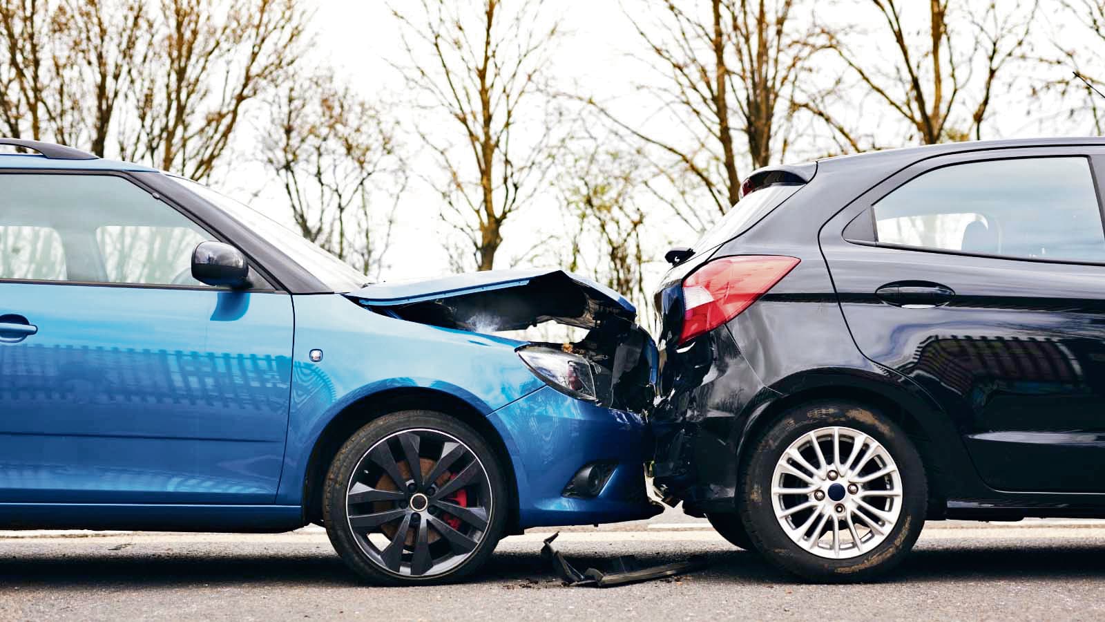 अटल पथ, मरीन ड्राइव व बेली रोड पर छह सड़क हादसे, 14 लोग जख्मी