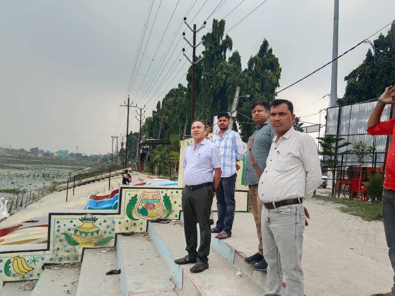 दुर्गा पूजा के बाद छठ पर्व की तैयारी शुरू, निगम आयुक्त ने घाटों का लिया जायजा