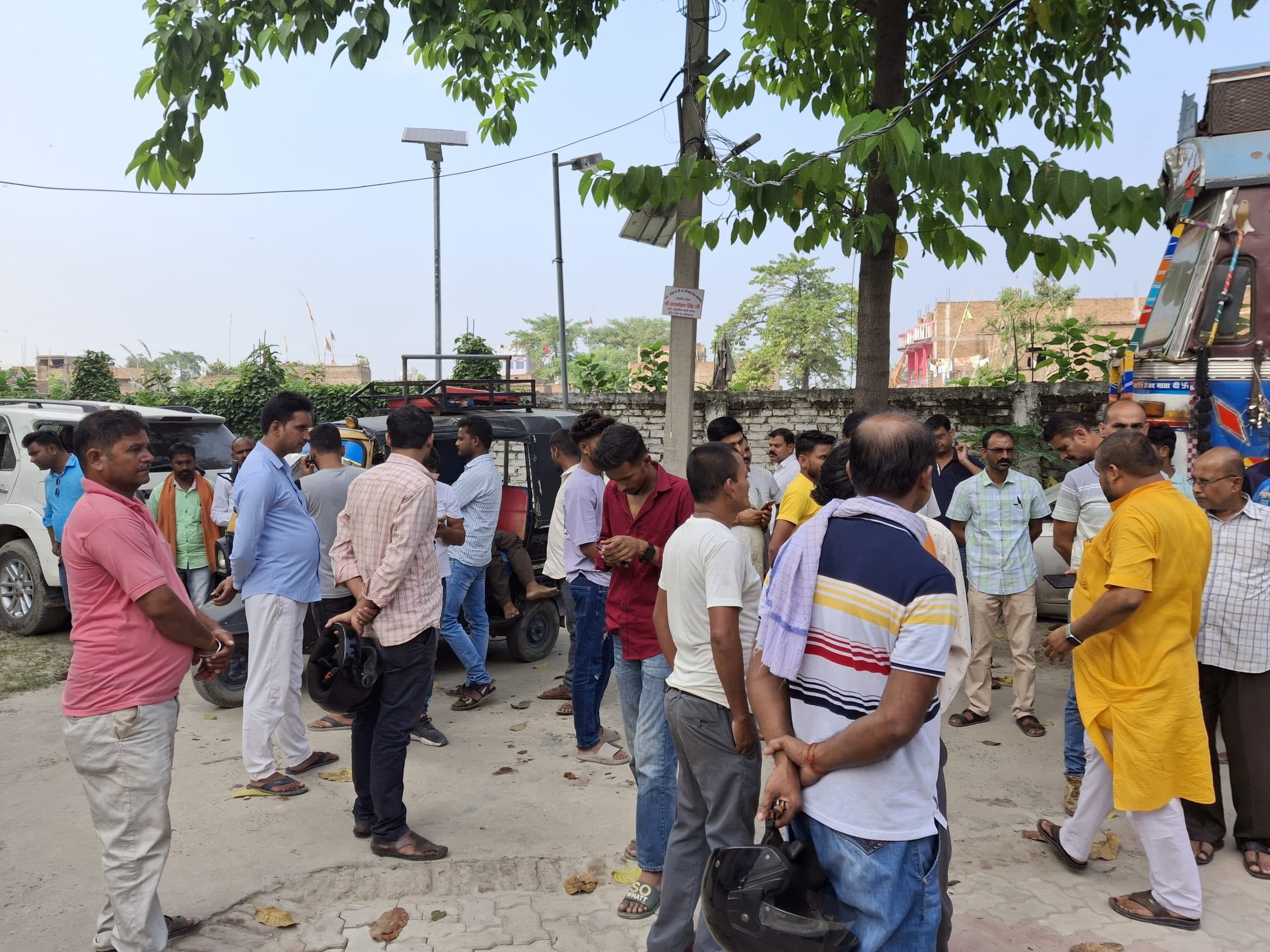 सड़क दुर्घटना में बाइक सवार व्यक्ति की मौत