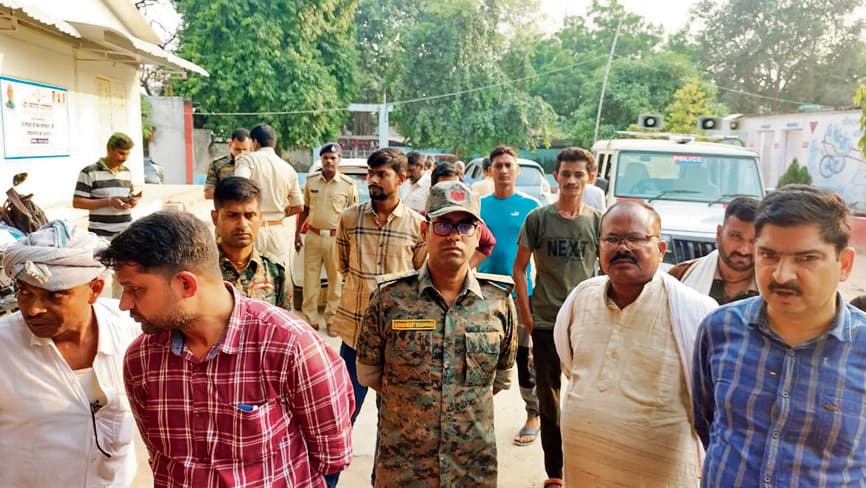 Gopalganj News  : भोरे में मूर्ति विसर्जन करने गये पांच युवक नदी में डूबे, चार को निकाला गया, एक की गयी जान