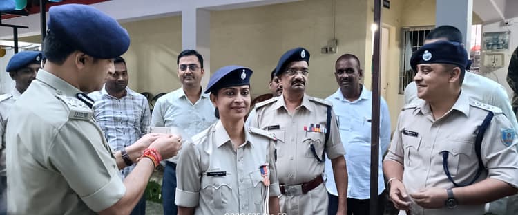 BOKARO NEWS: हर परिस्थिति में करें अनुशासन का पालन : डीआइजी