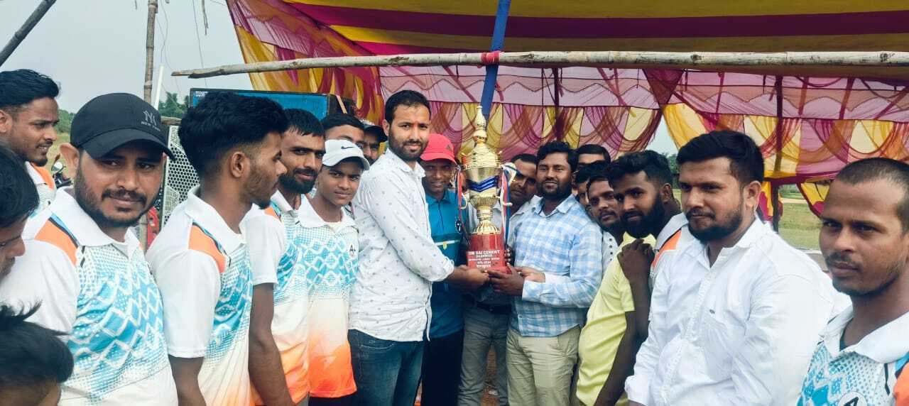 Giridih News: पांडेयडीह की टीम ने जीता फाइनल मुकाबला