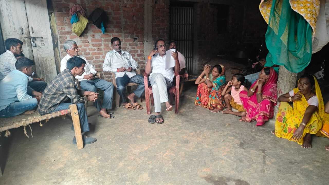 Giridih News: 40 दिन से मलेशिया में पड़ा है औरा के संजय महतो का शव, परिजन परेशान