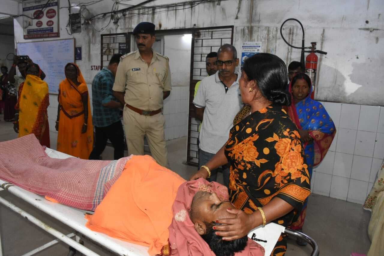 एसएनएमएमसीएच में मरीज की मौत के बाद परिजनों ने लगाया इलाज में लापरवाही का आरोप, किया हंगामा