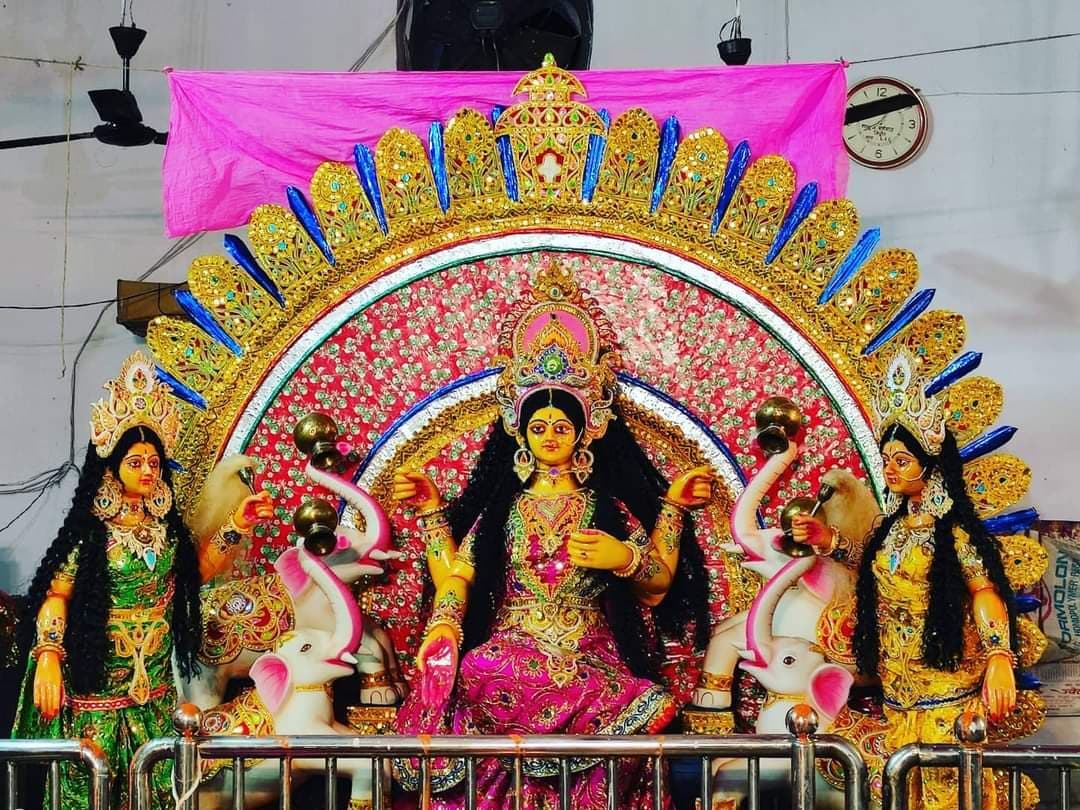 गिद्धौर दुर्गा मंदिर में पांच सौ सालों से हो रही है धन-वैभव की देवी मां महालक्ष्मी की पूजा