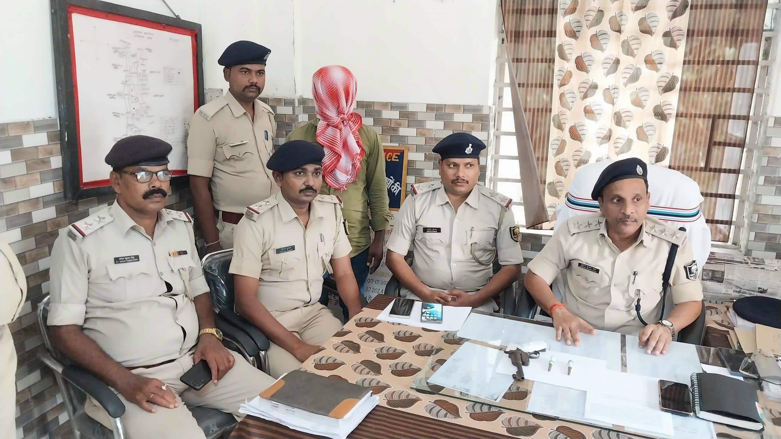 लूटकांड के मास्टरमाइंड मो एजाज हथियार के साथ गिरफ्तार