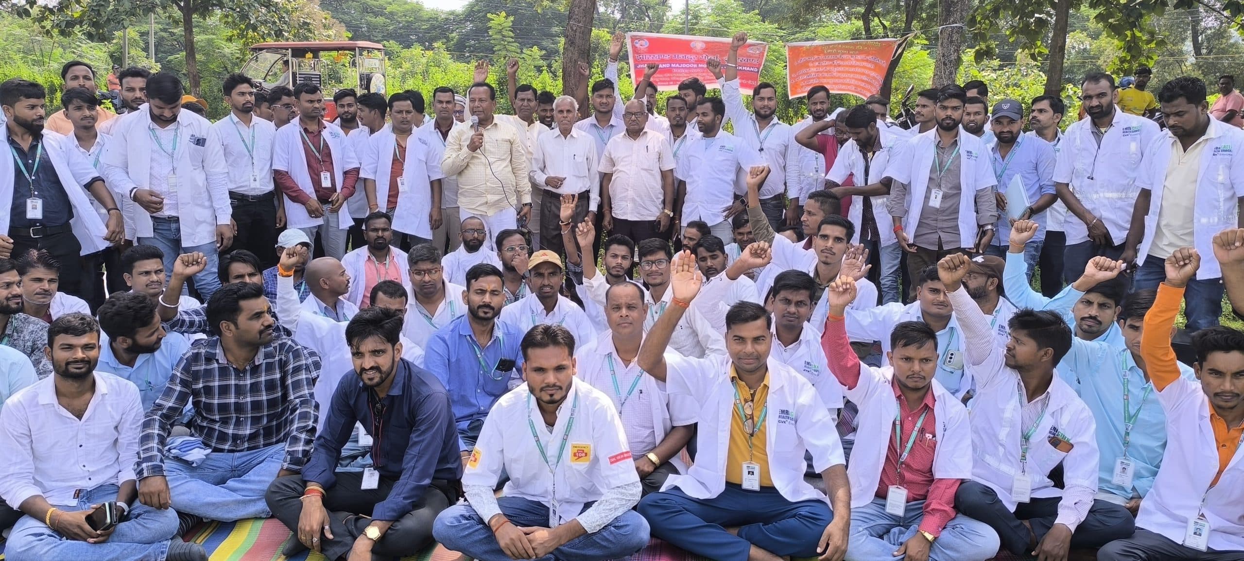 Giridih News: एंबुलेंस कर्मचारी संघ की हड़ताल से मरीजों की परेशानी बढ़ी