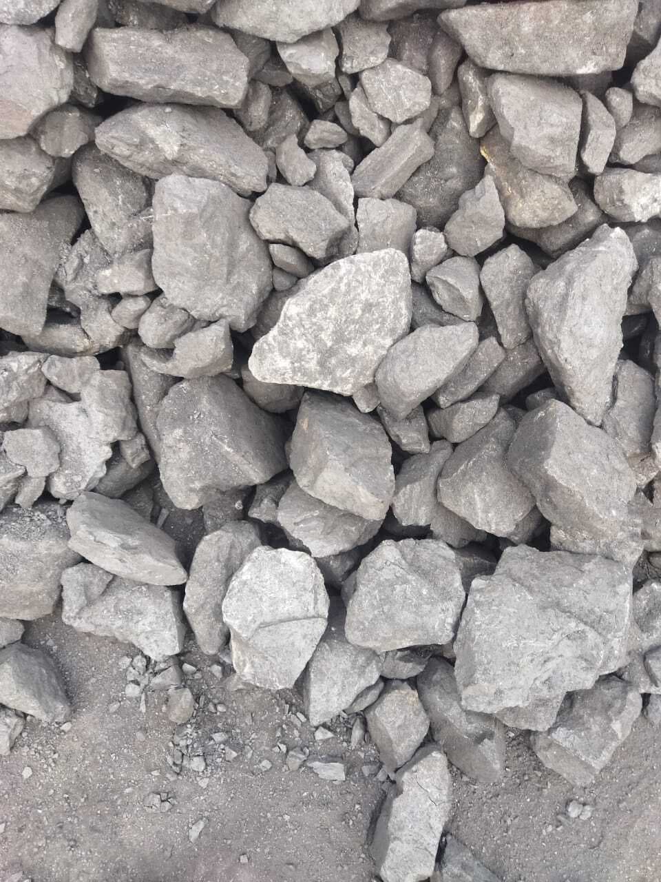 पत्थर मिलने से नाराज लिफ्टरों ने बंद किया कोयला उठाव