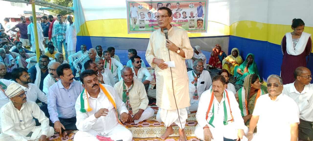 प्रीपेड स्मार्ट मीटर लगाकर गरीबों का सरकार कर रही भयादोहनः कृपानाथ पाठक