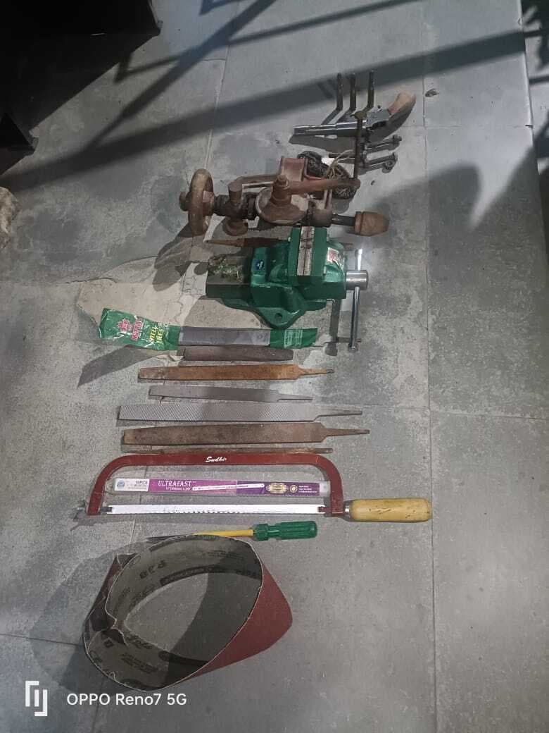 मिनी गन फैक्ट्री का उद्भेदन, पुलिस हिरासत से ग्रामीणों से कारोबारी को छुड़ाया