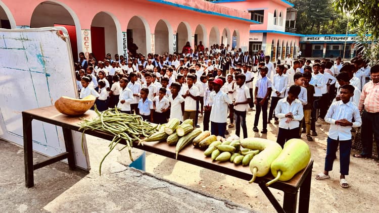 गलगलिया उच्च विद्यालय में मनाया गया खाद्य दिवस