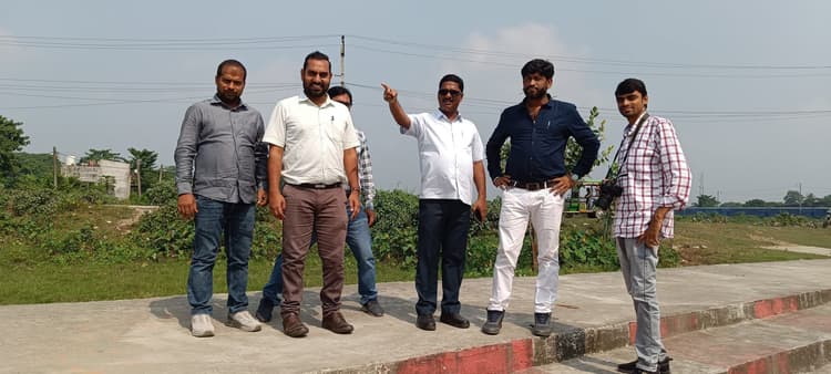 नगर परिषद अध्यक्ष ने शहर के छठ घाटों का किया निरीक्षण, सफाई व अन्य व्यवस्था करने का दिया निर्देश