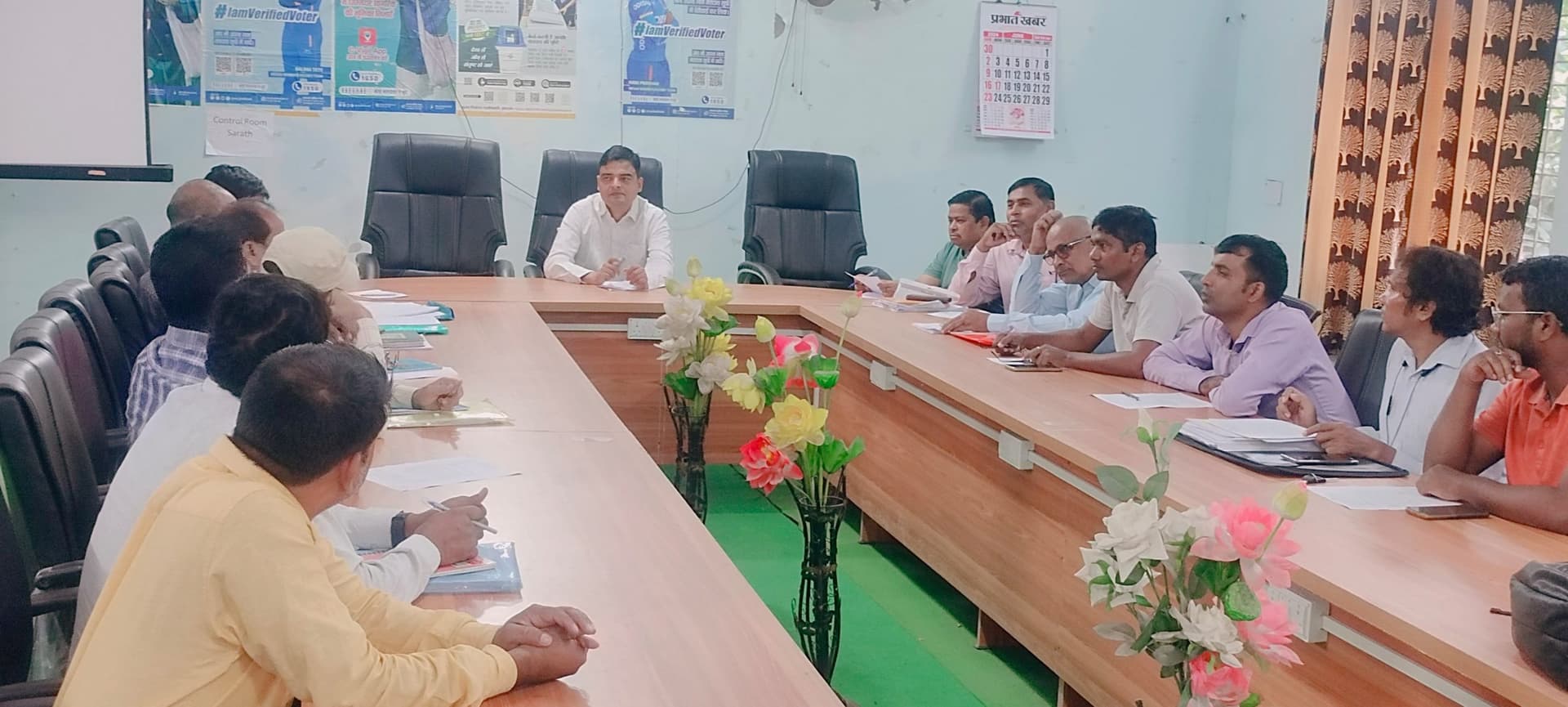 सरकारी कार्यालय, सार्वजनिक स्थलों और निजी प्रतिष्ठानों से बैनर पोस्टर हटवाने का निर्देश