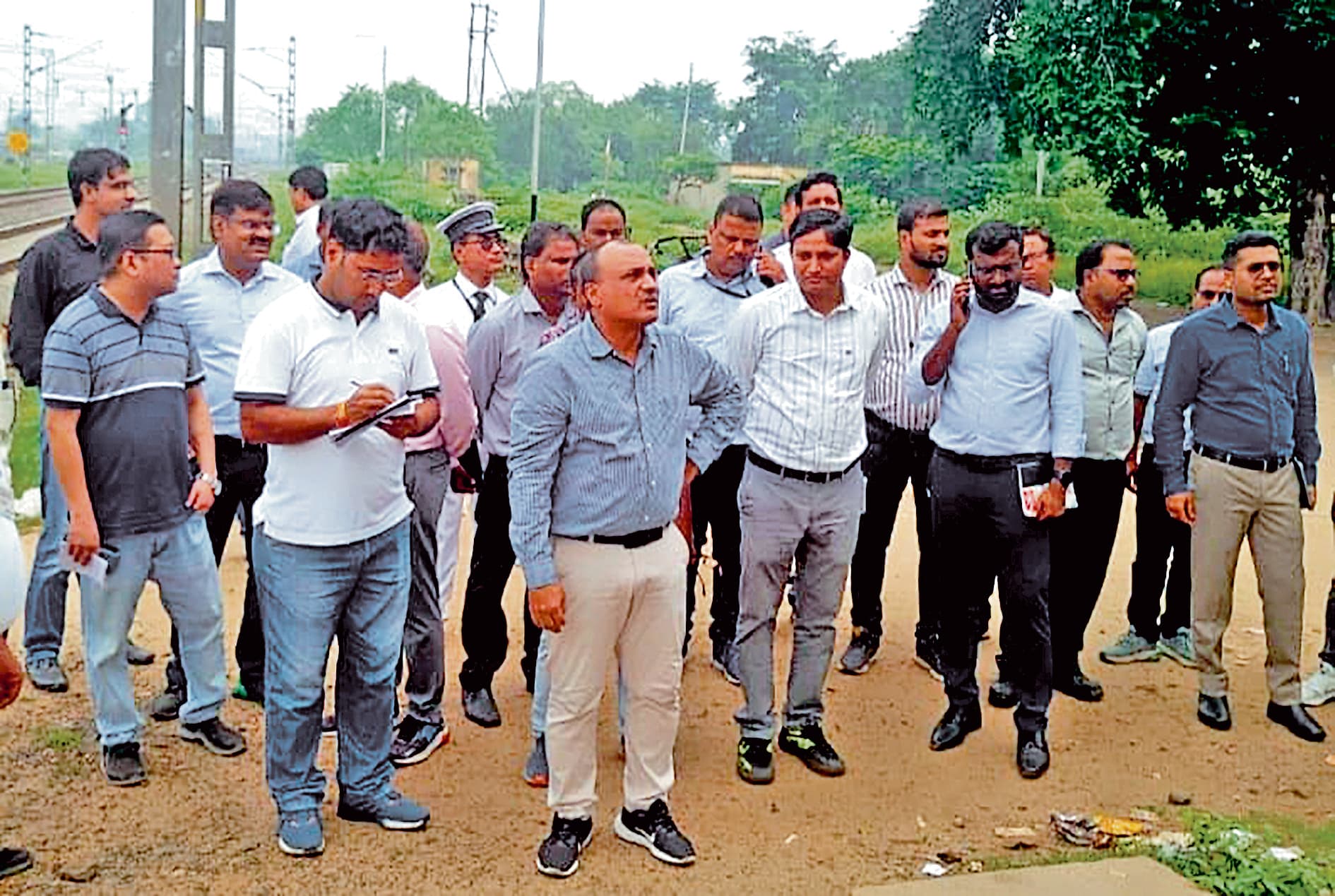 डीआरएम ने यात्री सुविधाओं का लिया जायजा