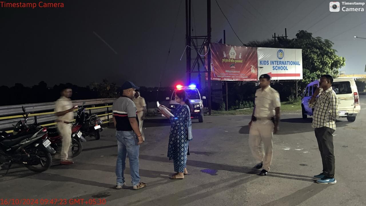 Jamshedpur News : राजनीतिक दलों से जुड़े होर्डिंग, पोस्टर अविलंब हटाने का निर्देश, चेकनाका पर बढ़ी सख्ती