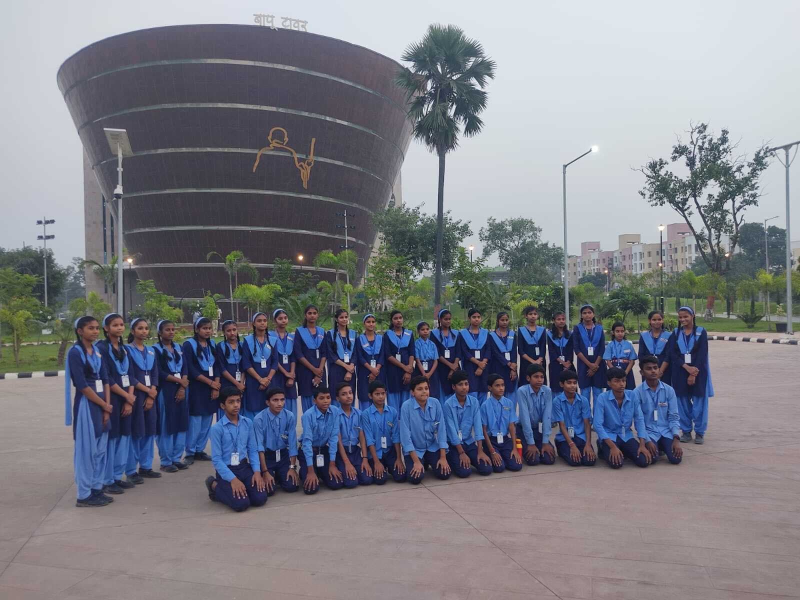 आइआइटियन कस्तूरबा गांधी की छात्राओं को बना रहे गणित में दक्ष