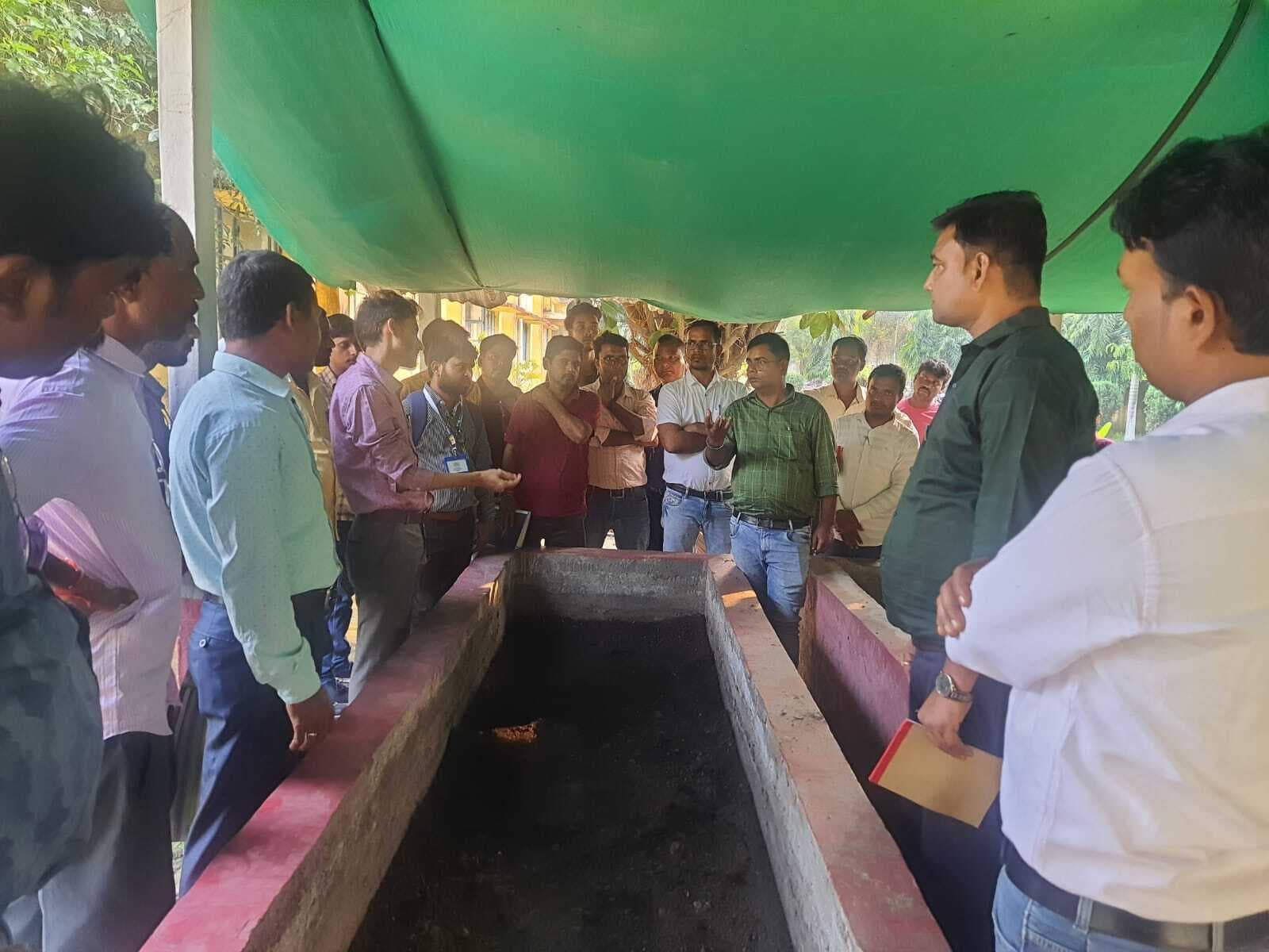 गीले कचरे से जैविक खाद बनाने की प्रक्रिया पर कार्यशाला